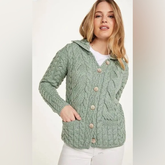 Aran Ladies Belcarra Buttoned Irish Cable Cardigan - Picture 1 of 5
